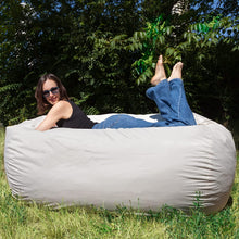 Lade das Bild in den Galerie-Viewer, Der größte Sitzsack Europas! 1500 L Outdoor wasserfest Bean Bag - Schaumstoff Füllung Sessel für Kinder &amp; Erwachsene - XXL Sitzkissen waschbarer Bezug in Sandfarben
